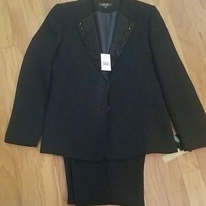 Tahari Danielle pants suit-NWT